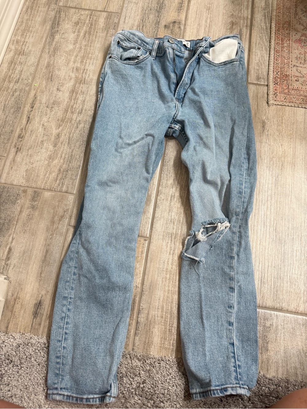 Abercrombie and Fitch, size 28/6s. Light Blue Distressed Women’s Jeans